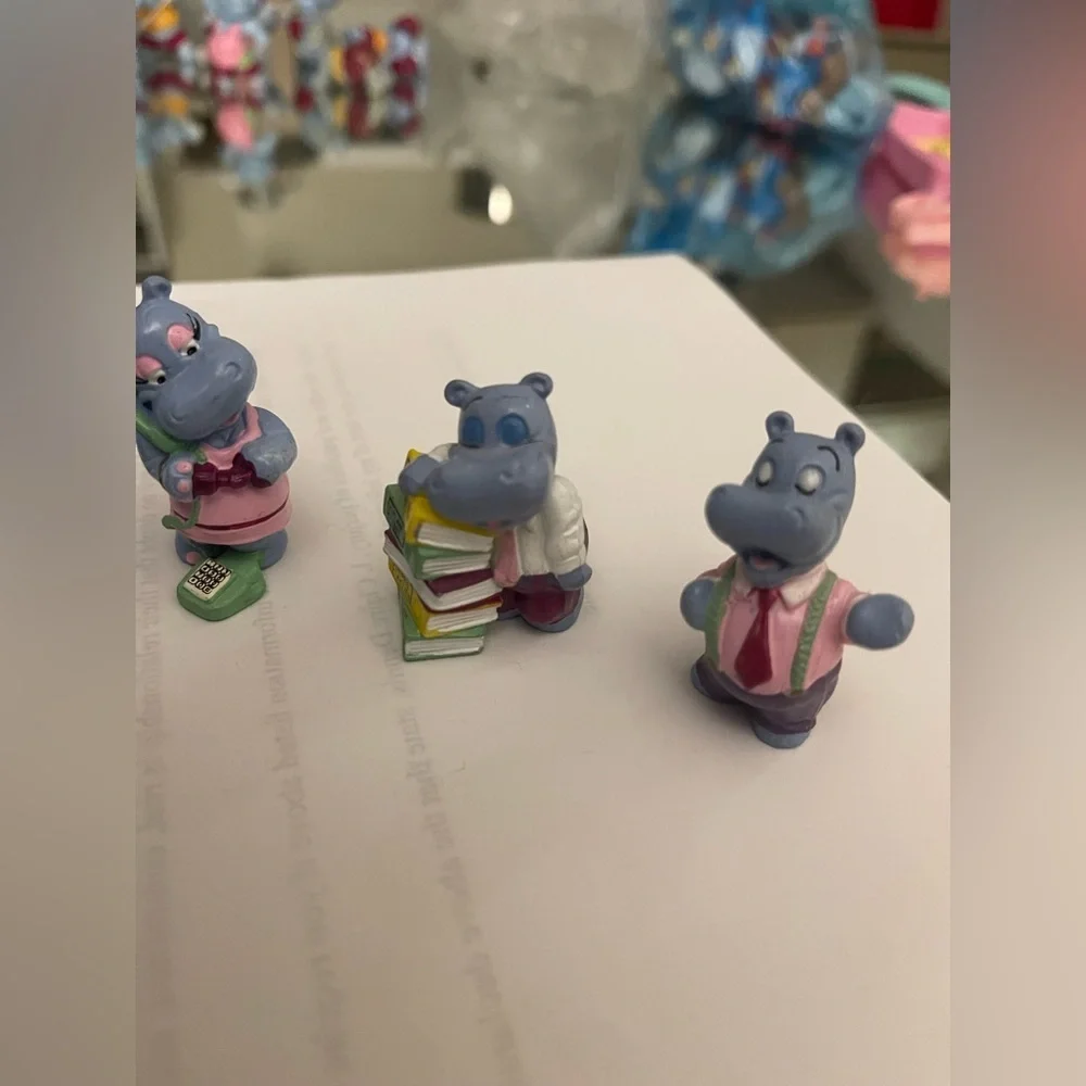 kinder charming hippo